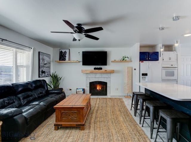 305 Lathrop Street W, Clyde Park, MT 59018