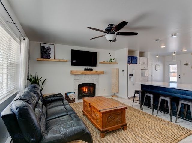 305 Lathrop Street W, Clyde Park, MT 59018