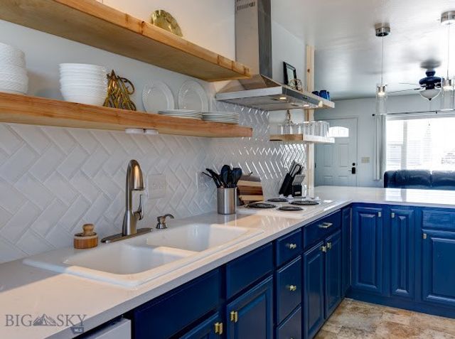 305 Lathrop Street W, Clyde Park, MT 59018