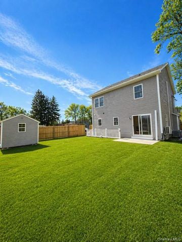 321 Union Avenue, Riverhead, NY 11901