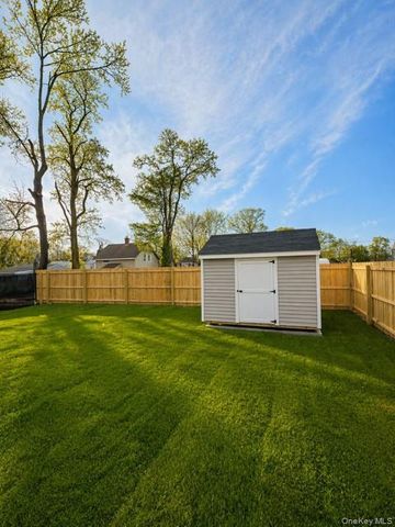 321 Union Avenue, Riverhead, NY 11901