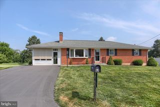 14 POPLAR DR, Mechanicsburg, PA 17050