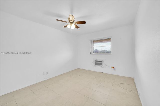 1050 E Sample Road 309, Pompano Beach, FL 33064