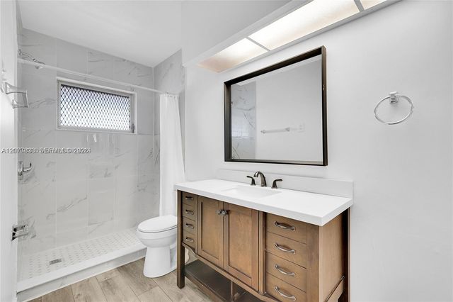 1050 E Sample Road 309, Pompano Beach, FL 33064