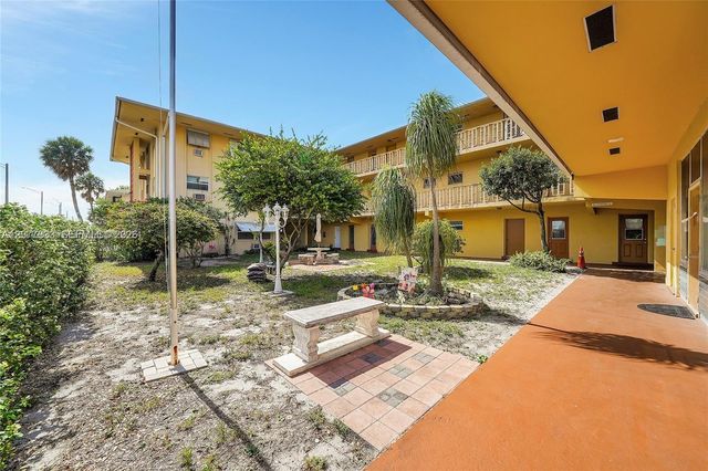 1050 E Sample Road 309, Pompano Beach, FL 33064