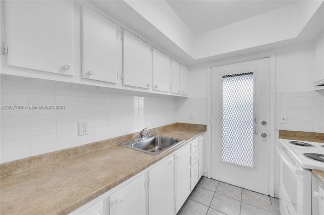 1050 E Sample Road 309, Pompano Beach, FL 33064