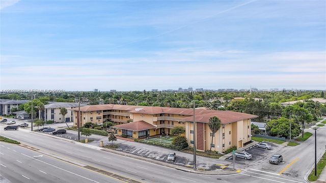 1050 E Sample Road 309, Pompano Beach, FL 33064