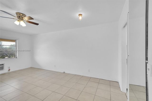 1050 E Sample Road 309, Pompano Beach, FL 33064