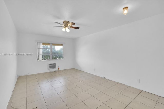 1050 E Sample Road 309, Pompano Beach, FL 33064