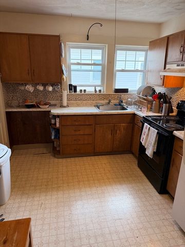 49 Sunset Rd 49, Somerville, MA 02144
