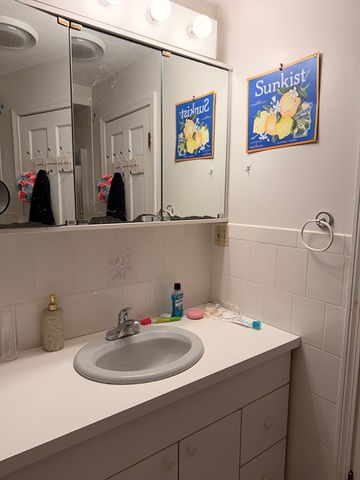 49 Sunset Rd 49, Somerville, MA 02144