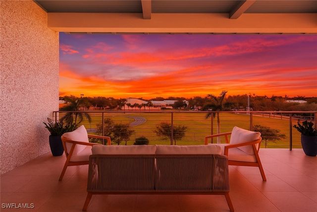 201 8th ST S 301, Naples, FL 34102