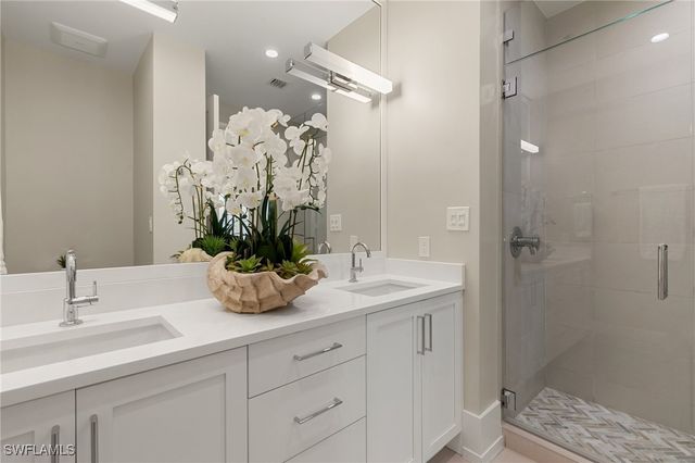 201 8th ST S 301, Naples, FL 34102