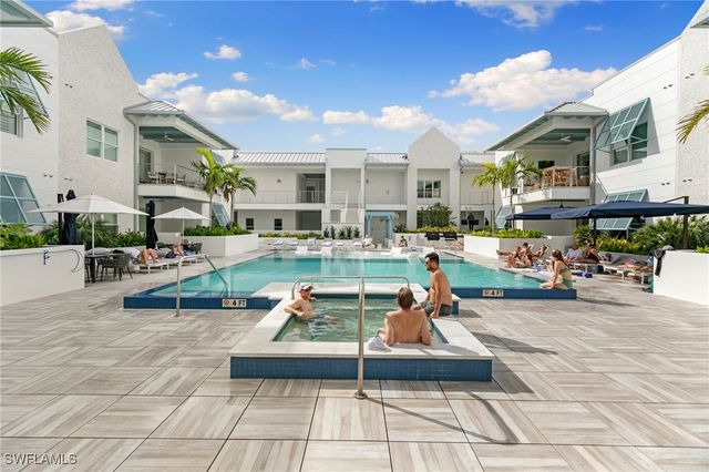 201 8th ST S 301, Naples, FL 34102