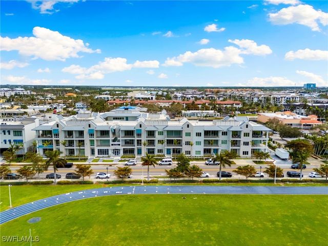 201 8th ST S 301, Naples, FL 34102