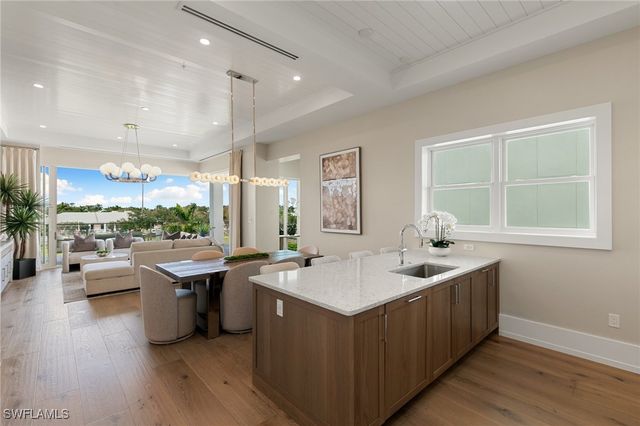 201 8th ST S 301, Naples, FL 34102