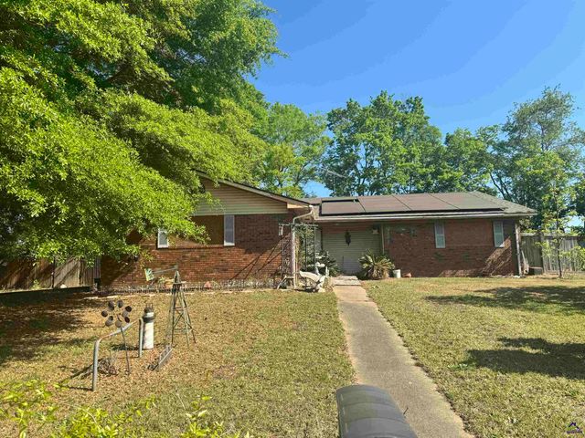 216 Hickory Glen, Centerville, GA 31208