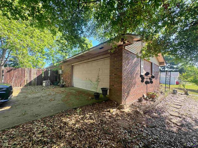 216 Hickory Glen, Centerville, GA 31208