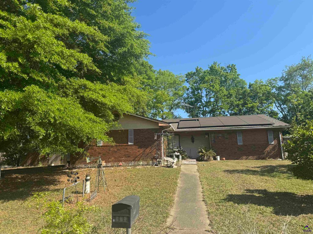 216 Hickory Glen, Centerville, GA 31208