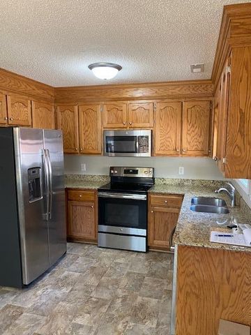 1261 Glastonbury Road, Sumter, SC 29154