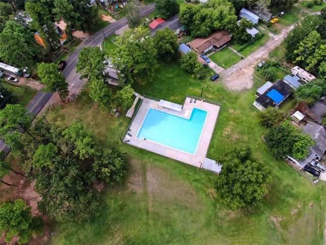 11779 White Cedar, Willis, TX 77318