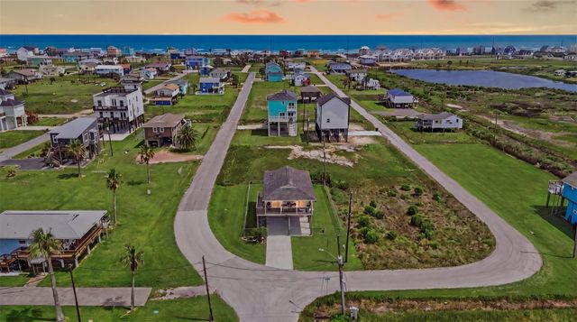 4014 6th Street, Galveston, TX 77554