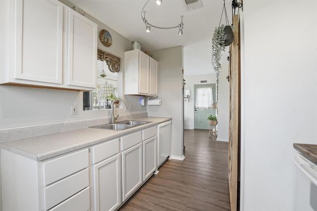 4014 6th Street, Galveston, TX 77554