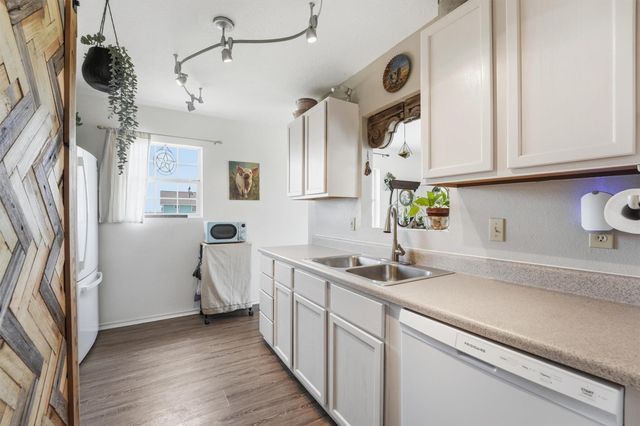 4014 6th Street, Galveston, TX 77554