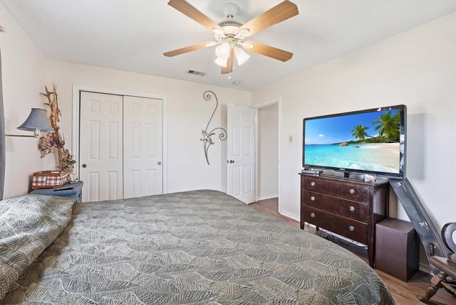 4014 6th Street, Galveston, TX 77554