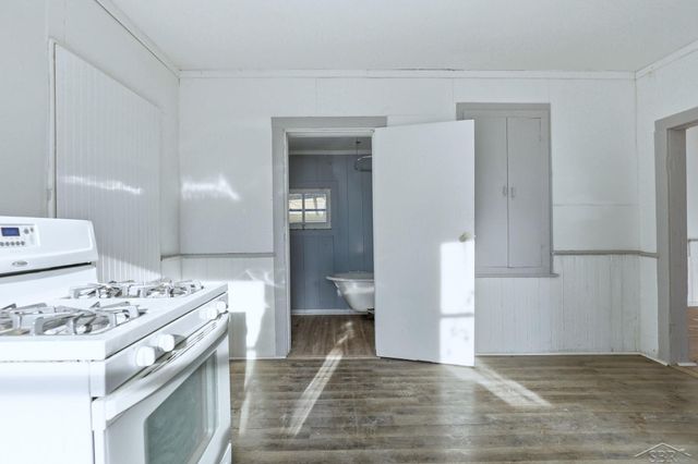 2249 S Hamilton Street, Saginaw, MI 48602