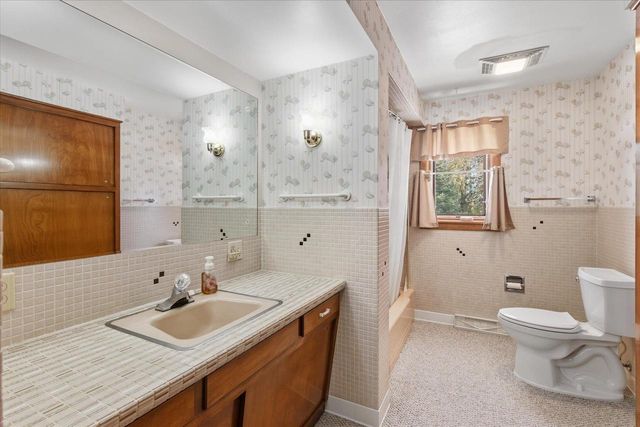 3327 COUNTY ROAD C, Oconto Falls, WI 54154