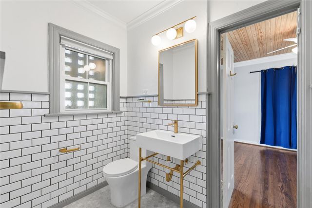 6666 Fairfield Street, Houston, TX 77023