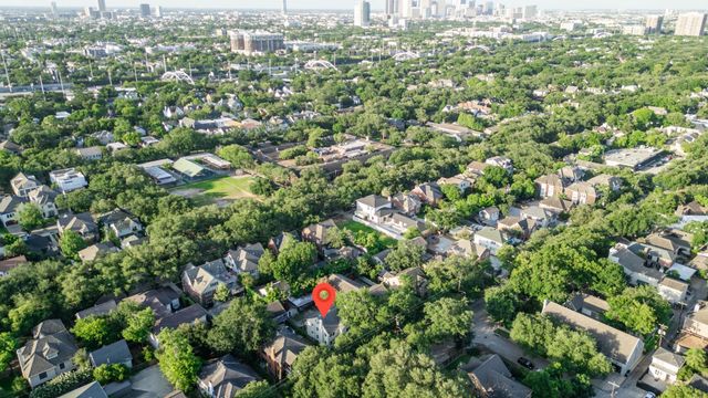 2042 Bissonnet Street, Houston, TX 77005