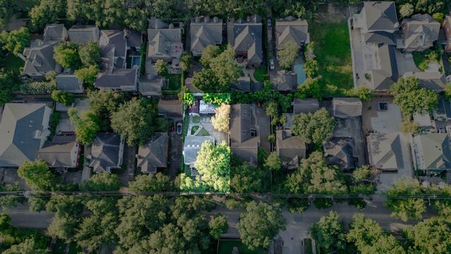 2042 Bissonnet Street, Houston, TX 77005