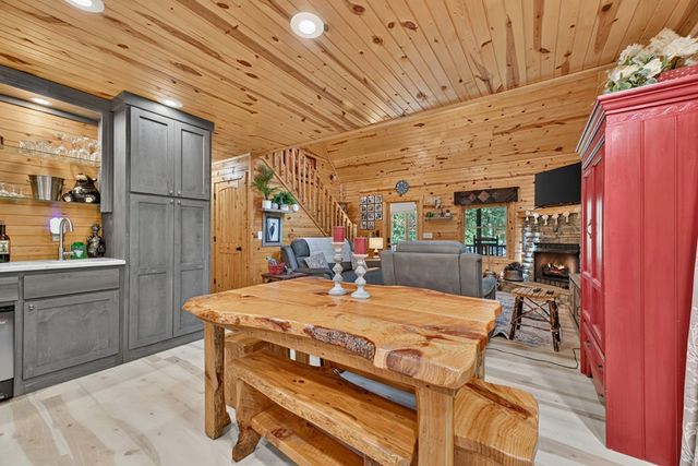 171 Mountain Lake Drive, Blue Ridge, GA 30513