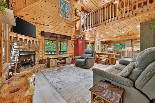 171 Mountain Lake Drive, Blue Ridge, GA 30513