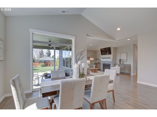 16393 KITTY HAWK Ave, Oregon City, OR 97045