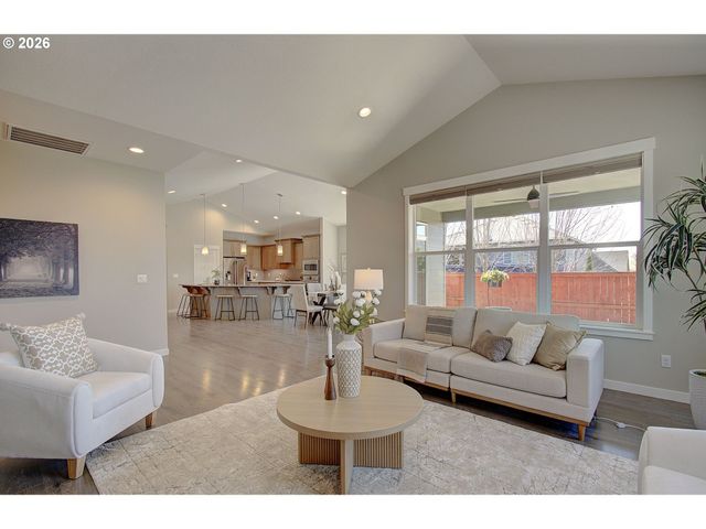 16393 KITTY HAWK Ave, Oregon City, OR 97045