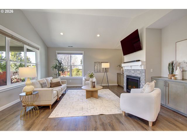 16393 KITTY HAWK Ave, Oregon City, OR 97045