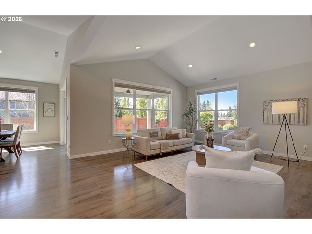 16393 KITTY HAWK Ave, Oregon City, OR 97045