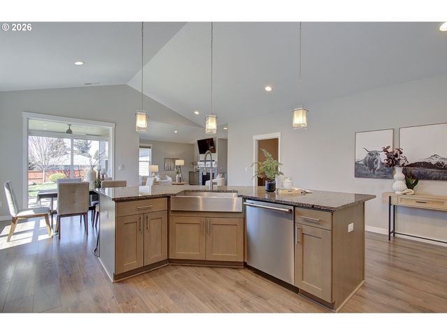 16393 KITTY HAWK Ave, Oregon City, OR 97045