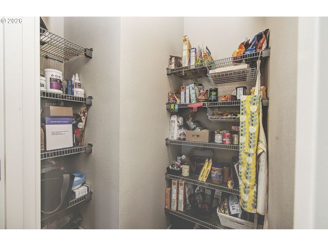 16393 KITTY HAWK Ave, Oregon City, OR 97045