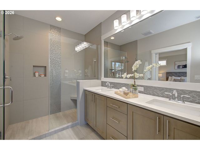 16393 KITTY HAWK Ave, Oregon City, OR 97045