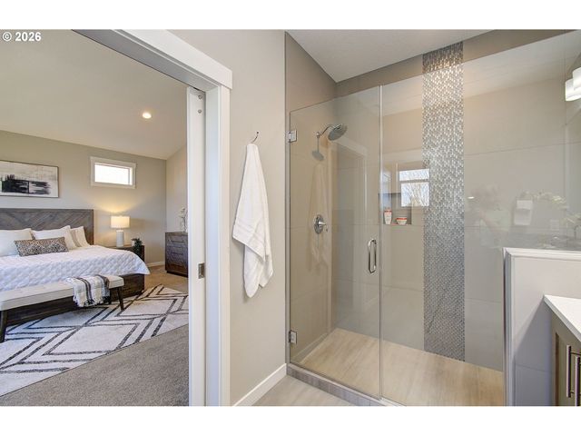 16393 KITTY HAWK Ave, Oregon City, OR 97045