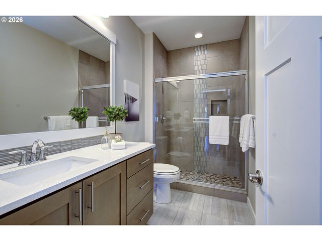 16393 KITTY HAWK Ave, Oregon City, OR 97045