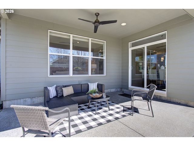 16393 KITTY HAWK Ave, Oregon City, OR 97045