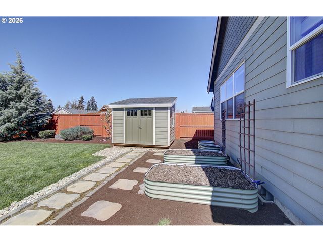 16393 KITTY HAWK Ave, Oregon City, OR 97045