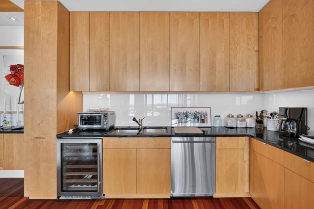 300 Walnut Street 2205, Des Moines, IA 50309