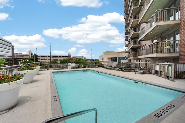 300 Walnut Street 2205, Des Moines, IA 50309