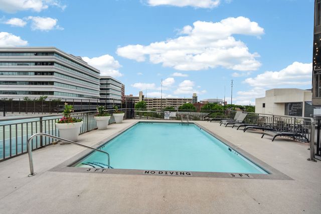 300 Walnut Street 2205, Des Moines, IA 50309